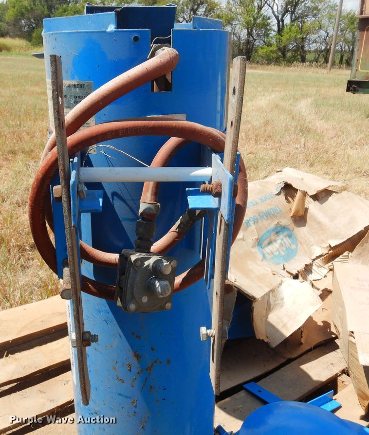 image for item DB7894 (2) Trojan 66B tank heaters