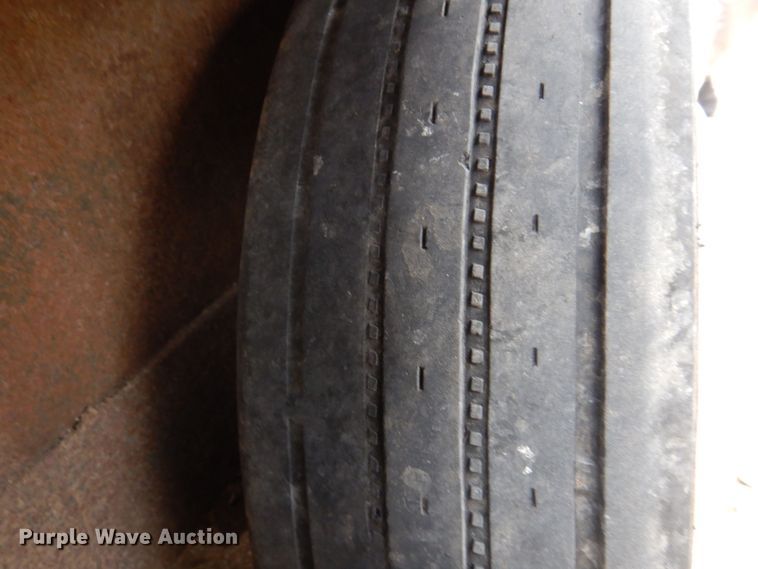 image for item DB7905 1999 Travalong  livestock trailer