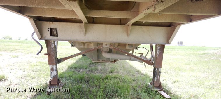 image for item DK0358 1991 J&L 990168  tank tender grain trailer