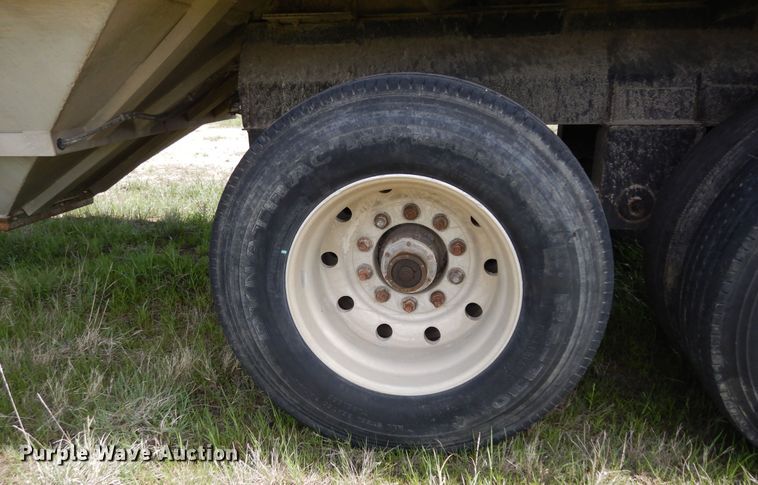 image for item DK0358 1991 J&L 990168  tank tender grain trailer