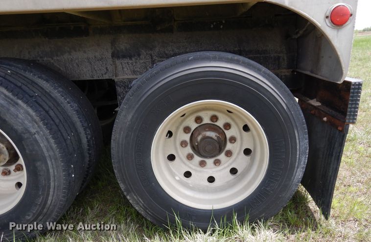 image for item DK0358 1991 J&L 990168  tank tender grain trailer