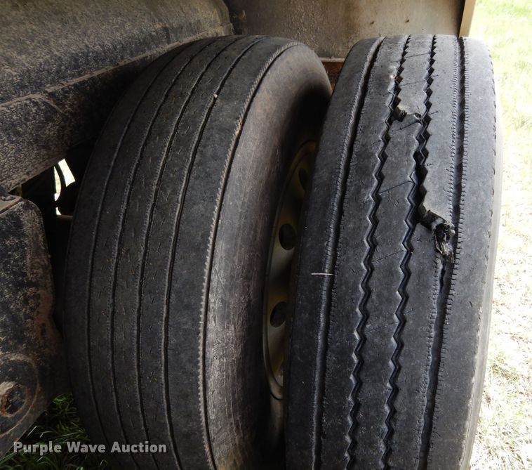 image for item DK0358 1991 J&L 990168  tank tender grain trailer