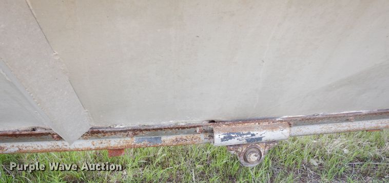 image for item DK0358 1991 J&L 990168  tank tender grain trailer