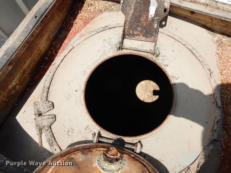 image for item DK0358 1991 J&L 990168  tank tender grain trailer