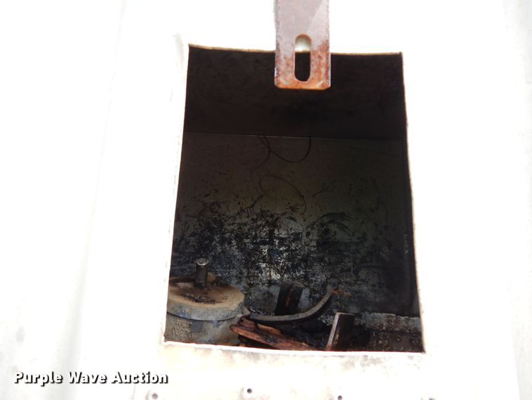 image for item DK0358 1991 J&L 990168  tank tender grain trailer