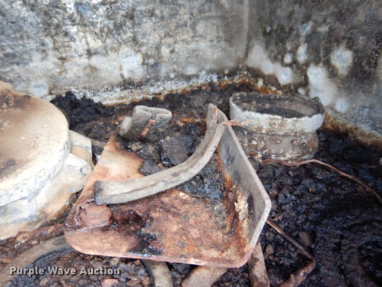 image for item DK0358 1991 J&L 990168  tank tender grain trailer