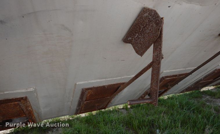 image for item DK0360 1974 J&L Tank THAS  tank tender grain trailer