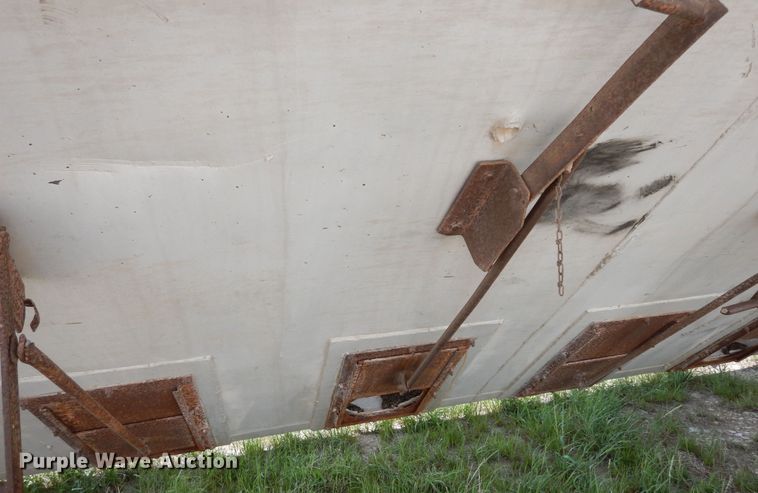 image for item DK0360 1974 J&L Tank THAS  tank tender grain trailer