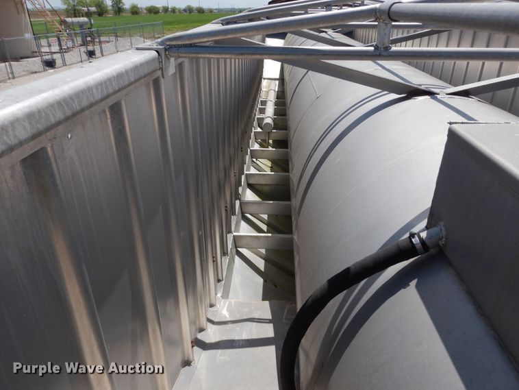 image for item DK0360 1974 J&L Tank THAS  tank tender grain trailer