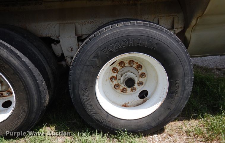 image for item DK0360 1974 J&L Tank THAS  tank tender grain trailer