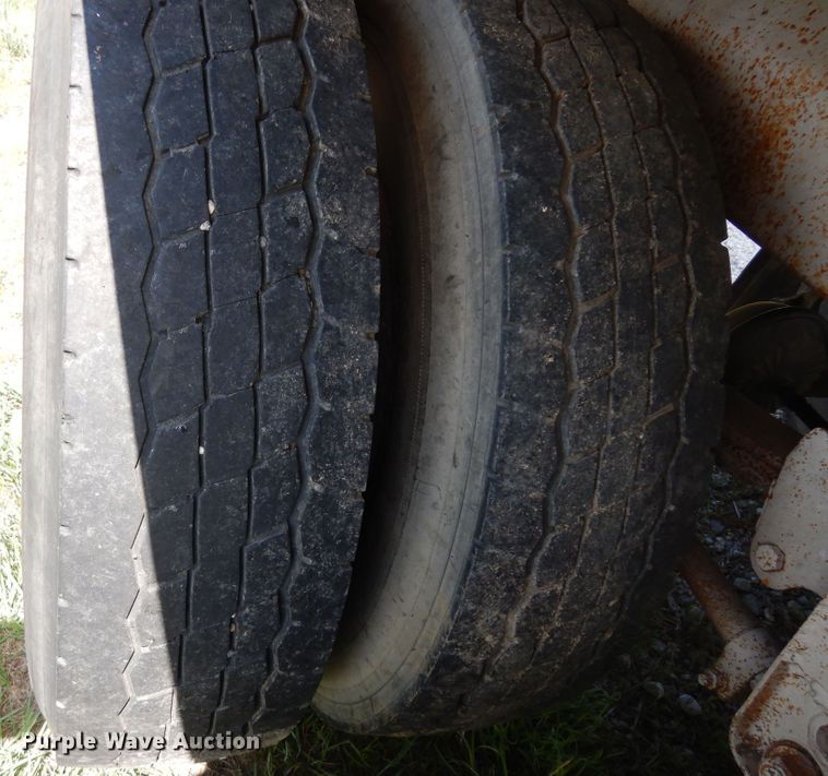 image for item DK0360 1974 J&L Tank THAS  tank tender grain trailer