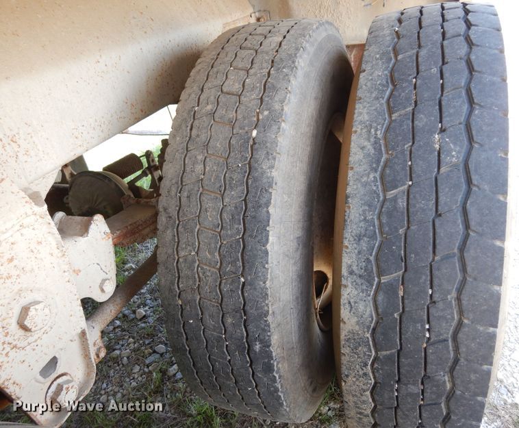 image for item DK0360 1974 J&L Tank THAS  tank tender grain trailer