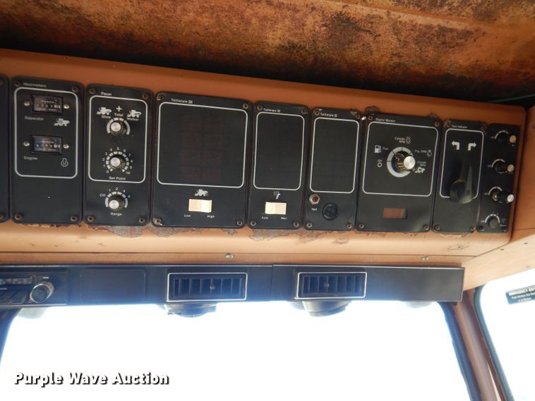 image for item DK2027 1978 Gleaner M2  combine