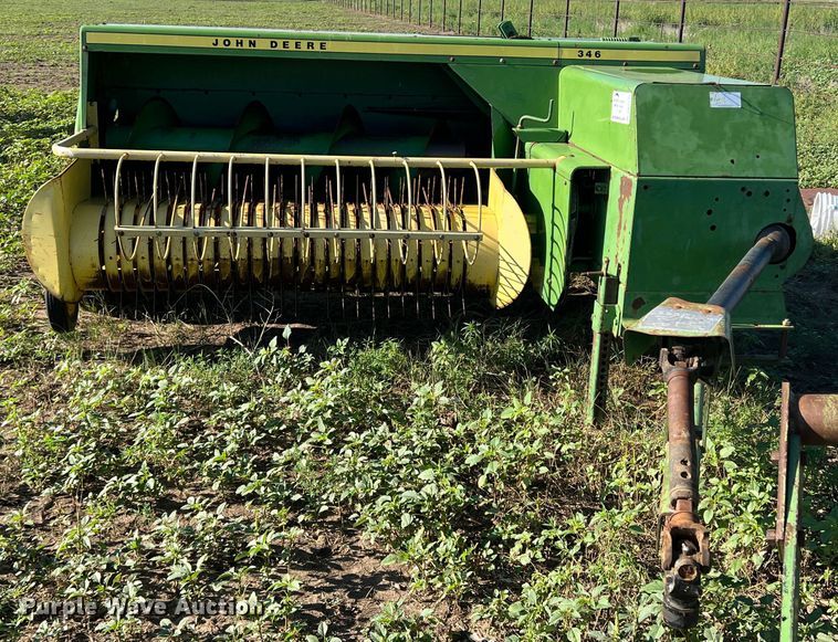 image for item DK7135 John Deere 346  small square baler