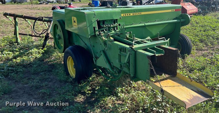 image for item DK7135 John Deere 346  small square baler