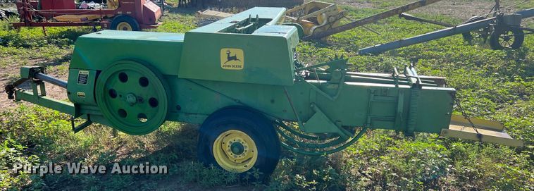image for item DK7135 John Deere 346  small square baler
