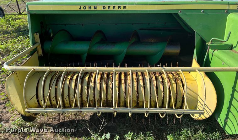 image for item DK7135 John Deere 346  small square baler