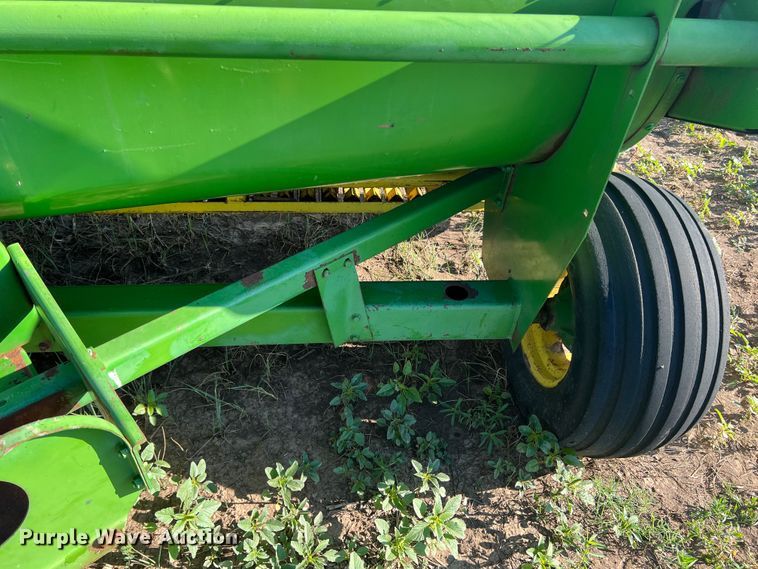 image for item DK7135 John Deere 346  small square baler