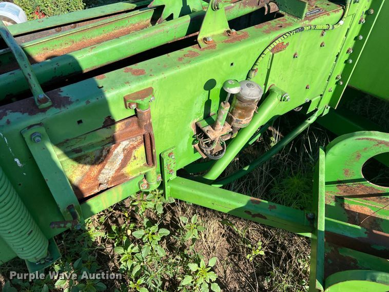 image for item DK7135 John Deere 346  small square baler