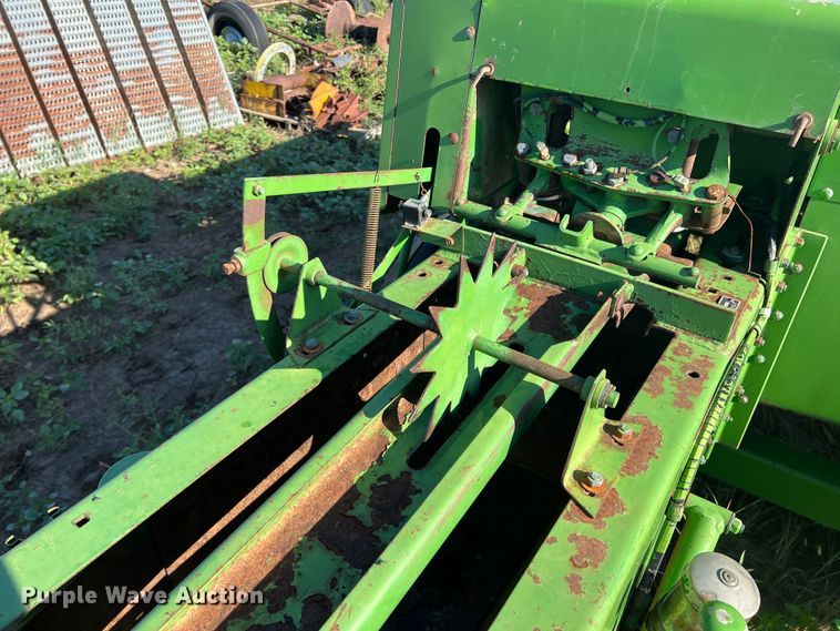 image for item DK7135 John Deere 346  small square baler