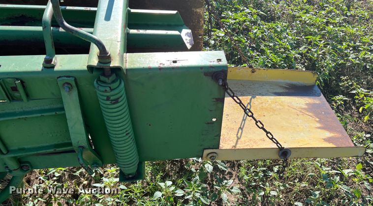 image for item DK7135 John Deere 346  small square baler