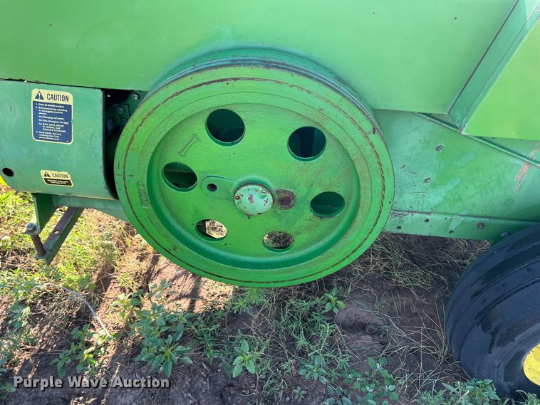 image for item DK7135 John Deere 346  small square baler