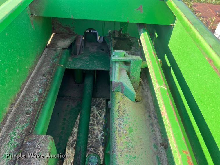 image for item DK7135 John Deere 346  small square baler