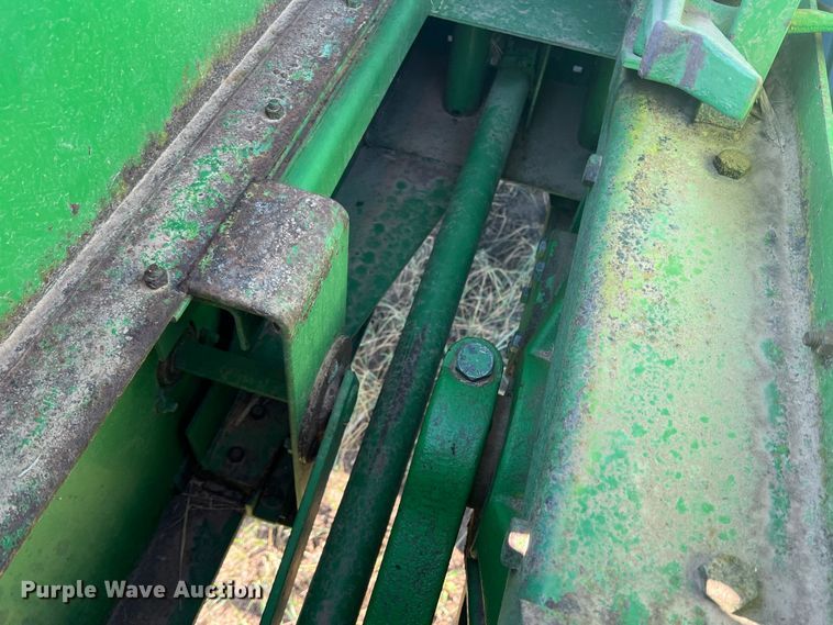 image for item DK7135 John Deere 346  small square baler