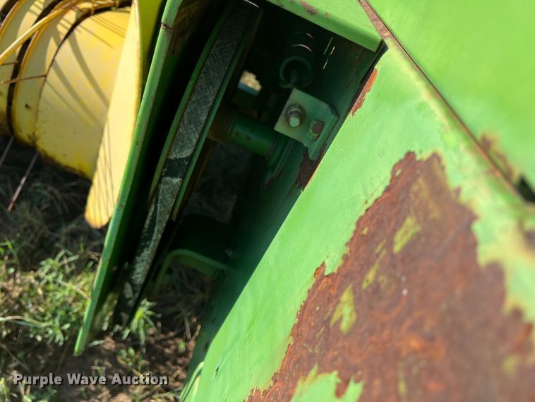 image for item DK7135 John Deere 346  small square baler