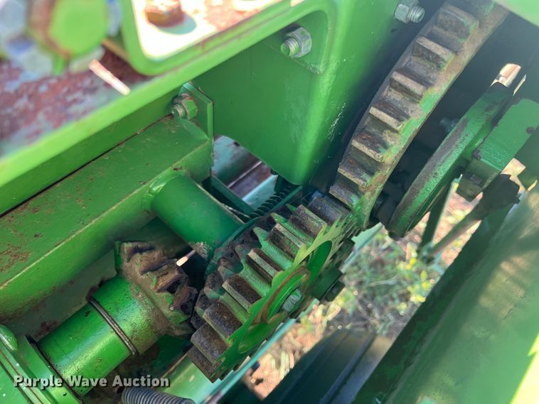 image for item DK7135 John Deere 346  small square baler