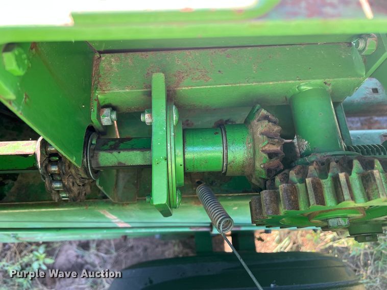 image for item DK7135 John Deere 346  small square baler