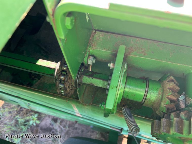 image for item DK7135 John Deere 346  small square baler