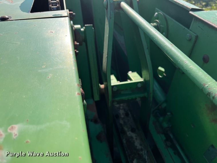 image for item DK7135 John Deere 346  small square baler