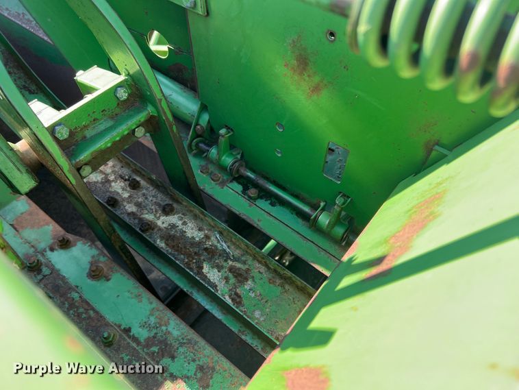 image for item DK7135 John Deere 346  small square baler
