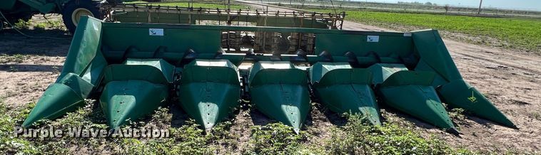 image for item DK7140 John Deere 444  corn head