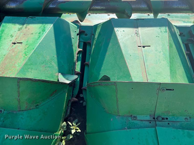 image for item DK7140 John Deere 444  corn head