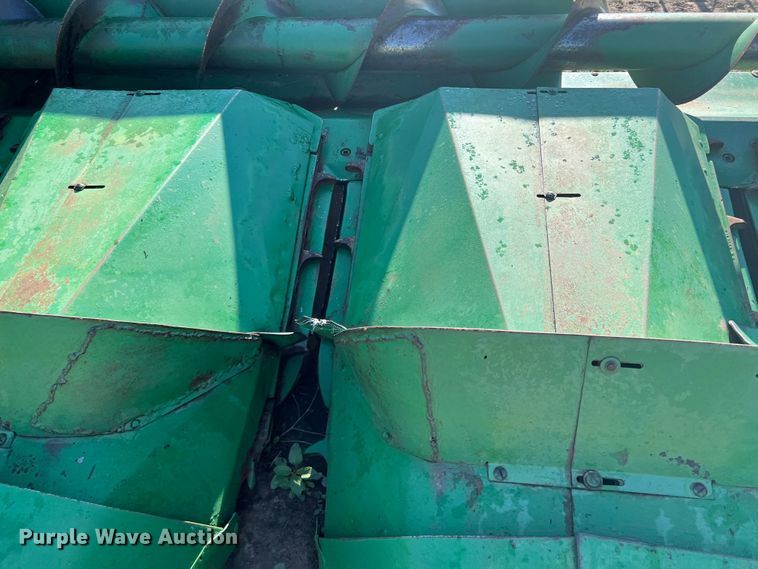 image for item DK7140 John Deere 444  corn head