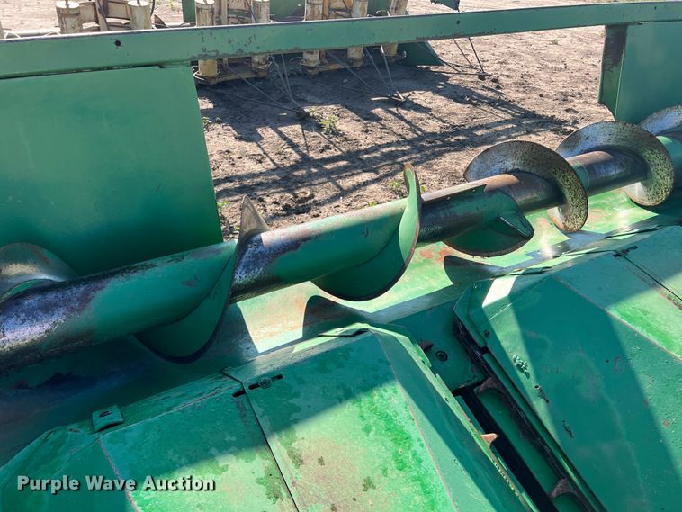 image for item DK7140 John Deere 444  corn head