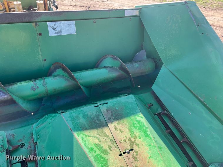 image for item DK7140 John Deere 444  corn head