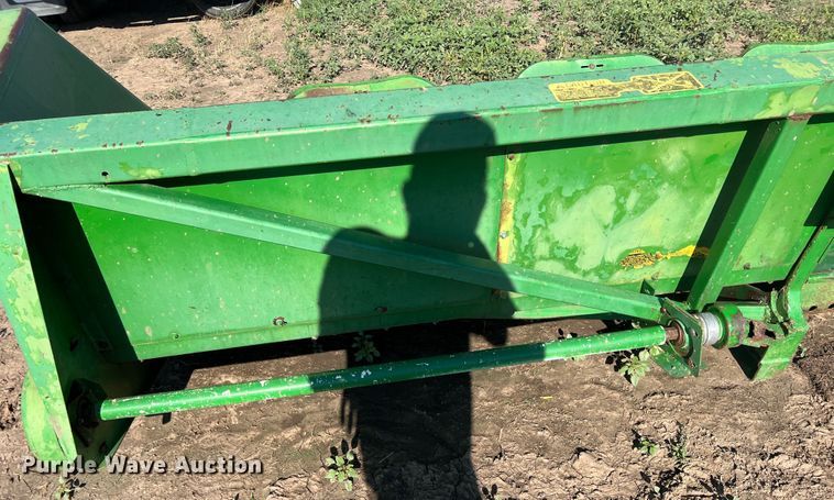 image for item DK7140 John Deere 444  corn head