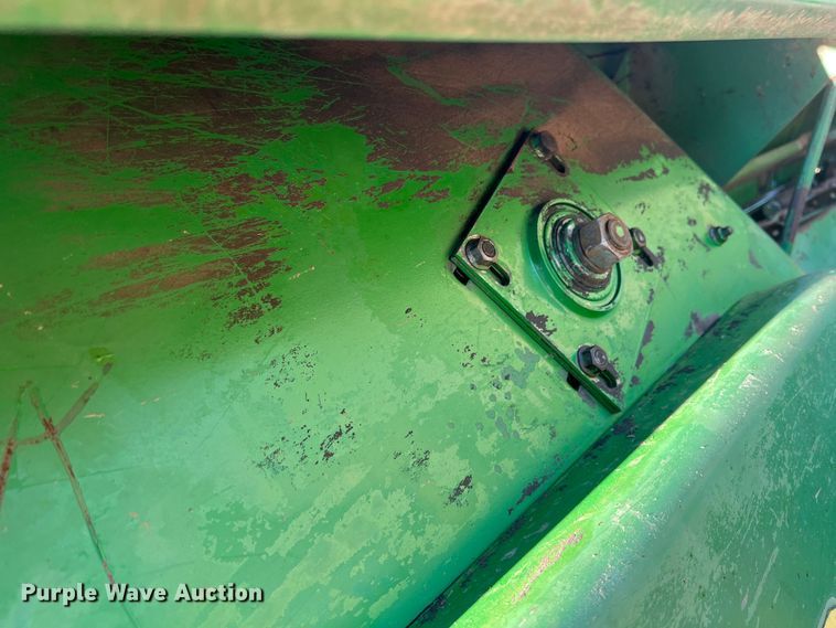 image for item DK7140 John Deere 444  corn head