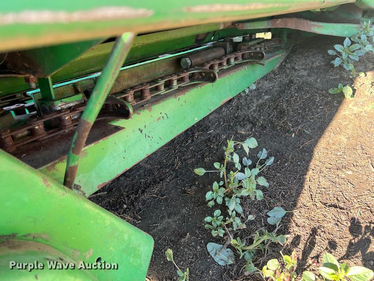 image for item DK7140 John Deere 444  corn head