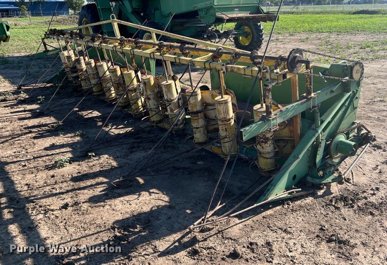 image for item DK7141 John Deere  sorghum head