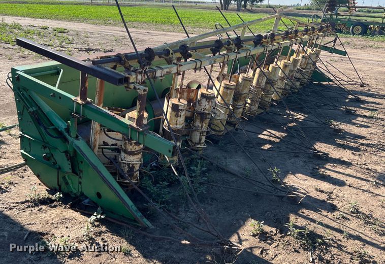 image for item DK7141 John Deere  sorghum head