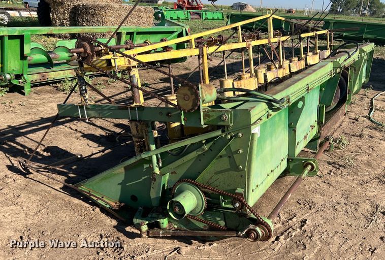 image for item DK7141 John Deere  sorghum head