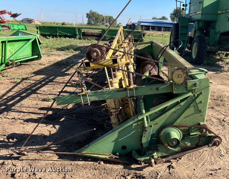 image for item DK7141 John Deere  sorghum head