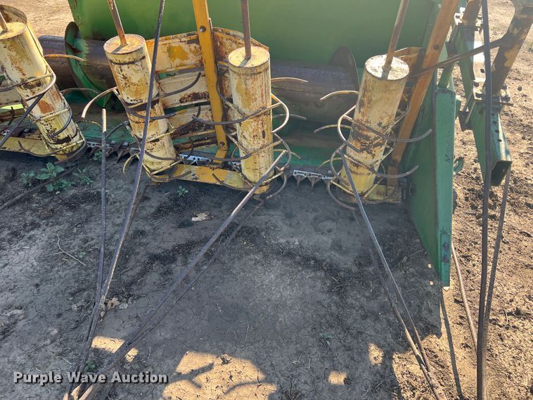 image for item DK7141 John Deere  sorghum head