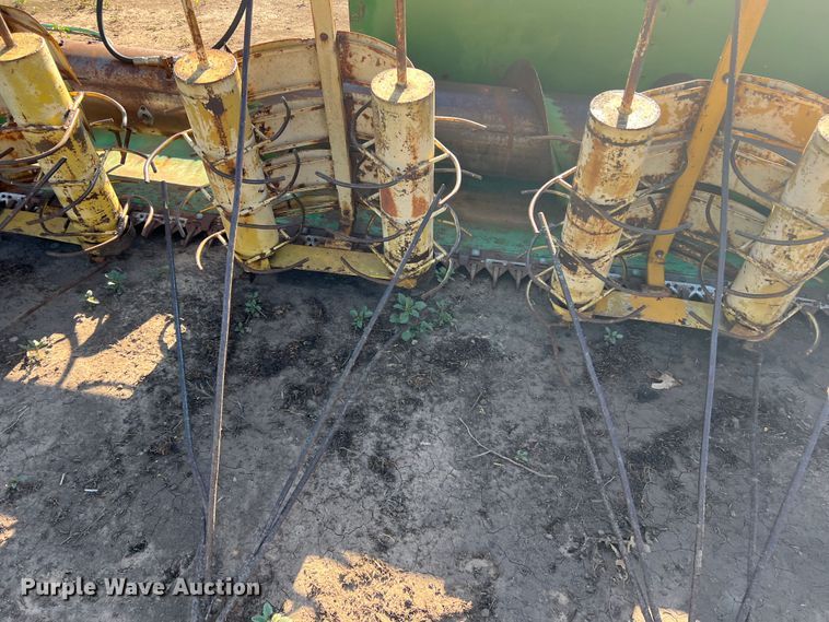 image for item DK7141 John Deere  sorghum head