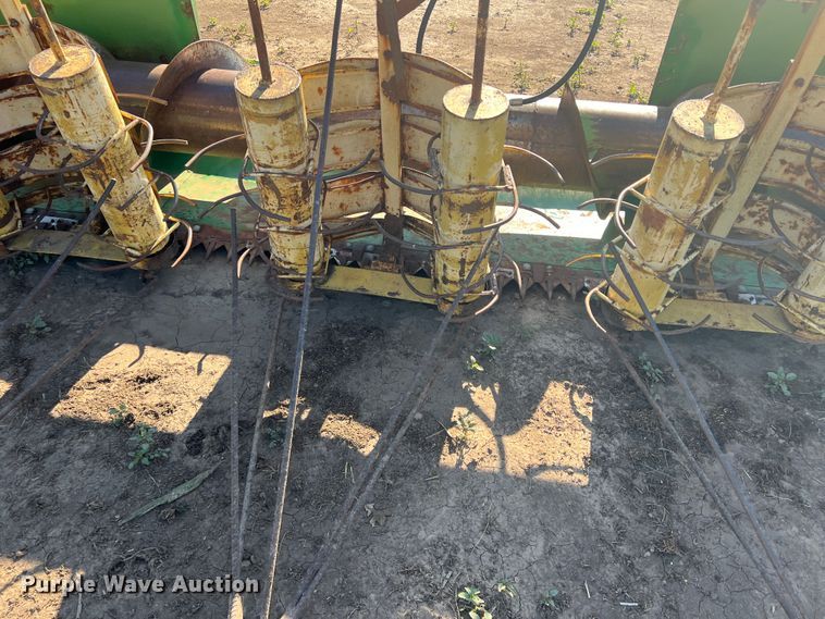 image for item DK7141 John Deere  sorghum head