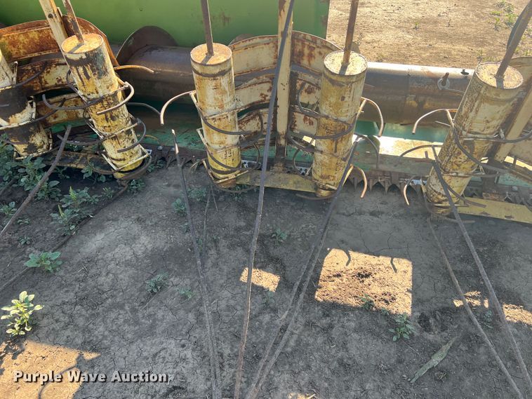 image for item DK7141 John Deere  sorghum head